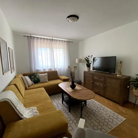 Francesca Apartment