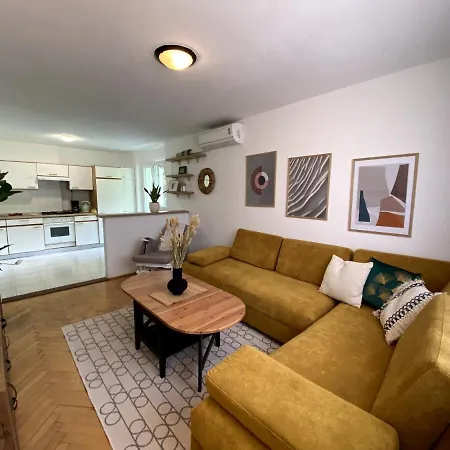 Francesca Apartment